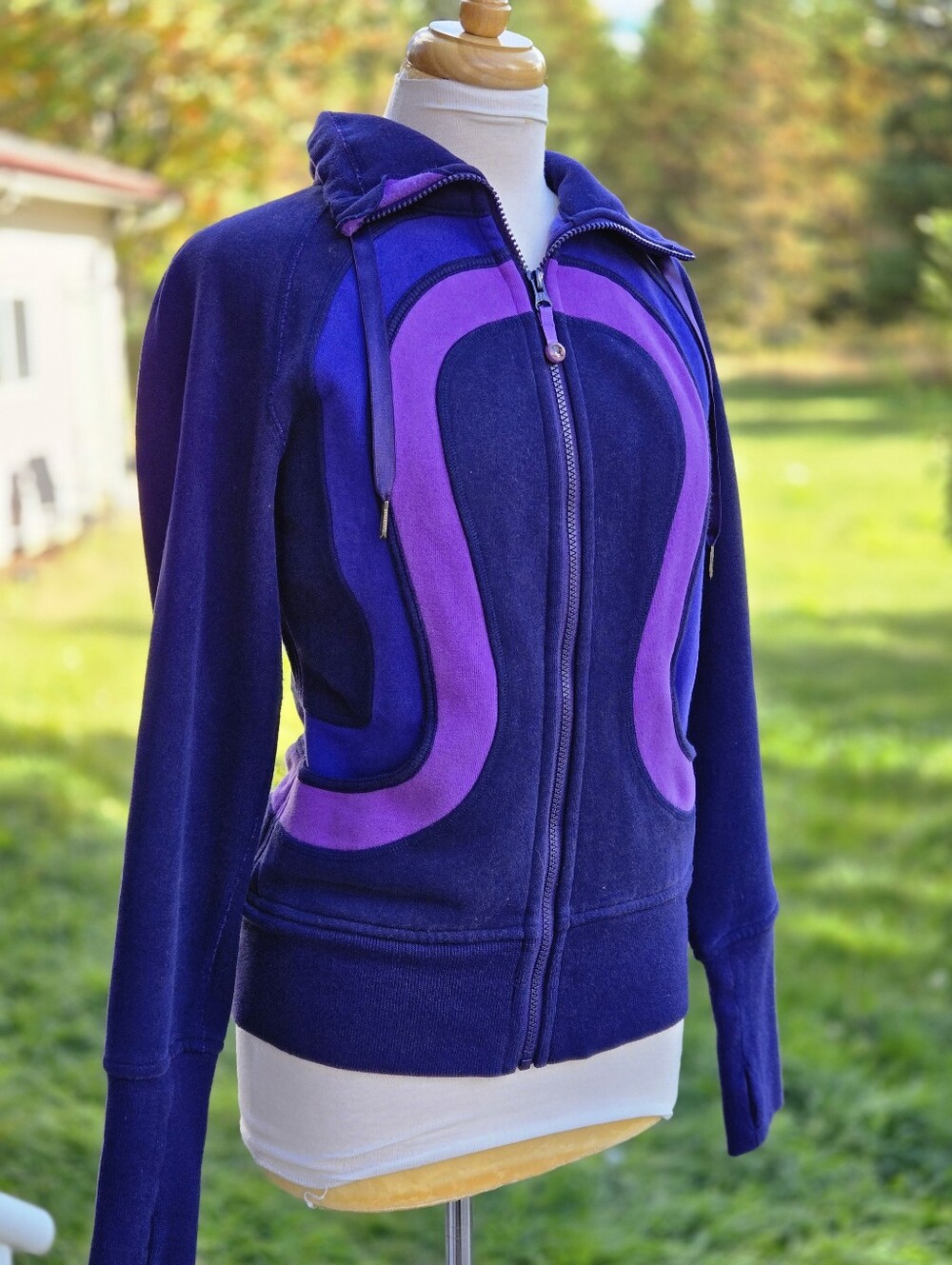 Lululemon Full Zip Sweatshirt, Size 8
